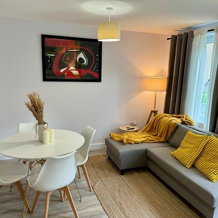 Brand New Flat 5 With Free Parking And Fast Wifi Apartment York Bagian luar foto