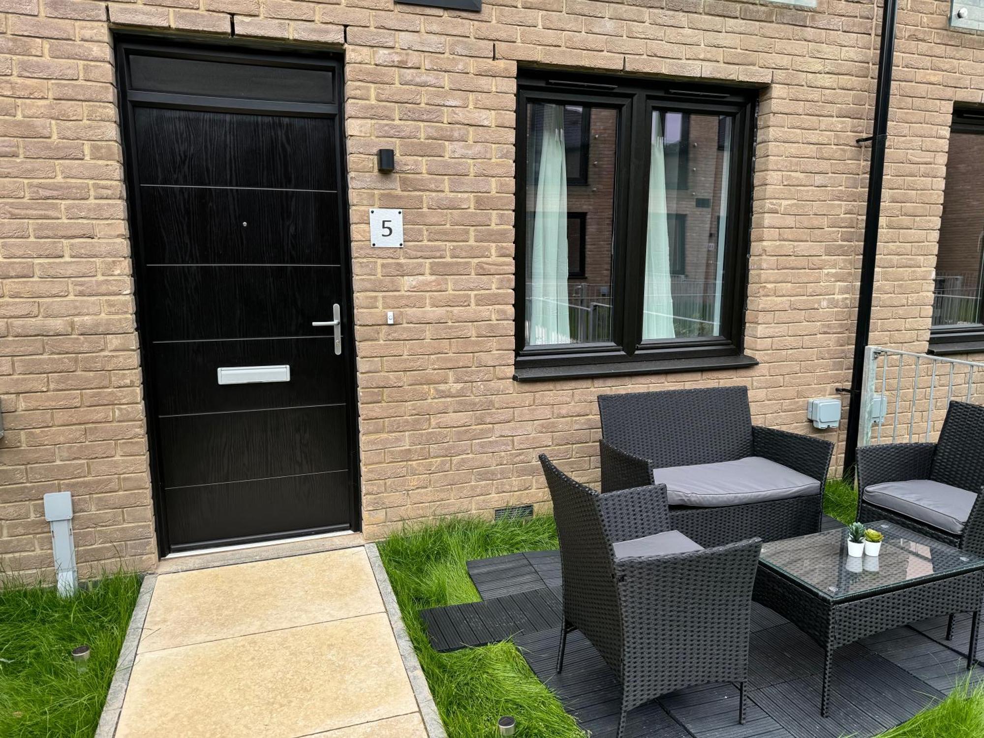 Brand New Flat 5 With Free Parking And Fast Wifi Apartment York Bagian luar foto