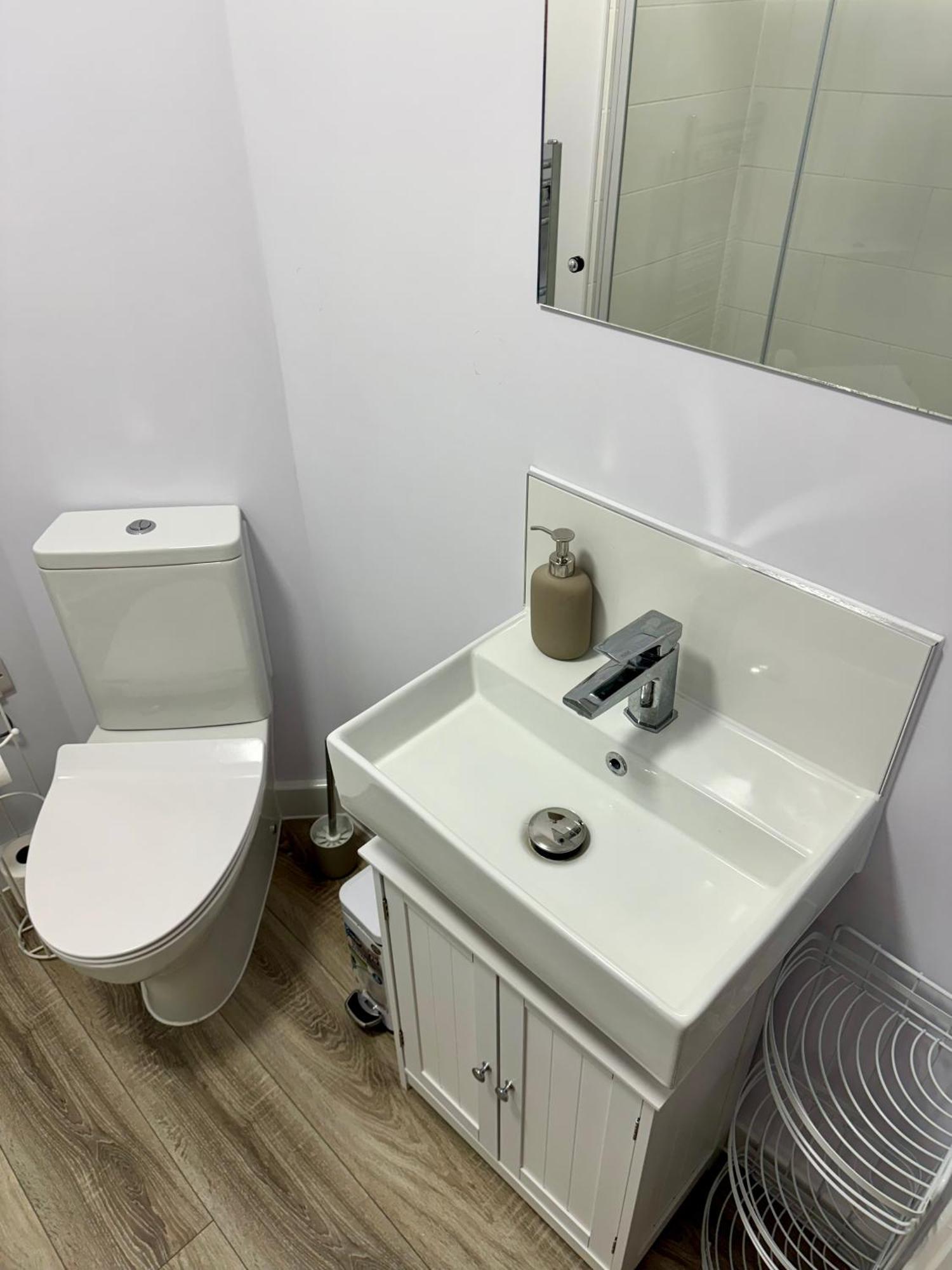 Brand New Flat 5 With Free Parking And Fast Wifi Apartment York Bagian luar foto